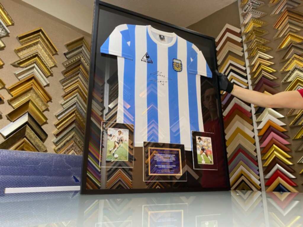 Arjantin, Maradona İmzalı Forma Çerçeve Uygulaması